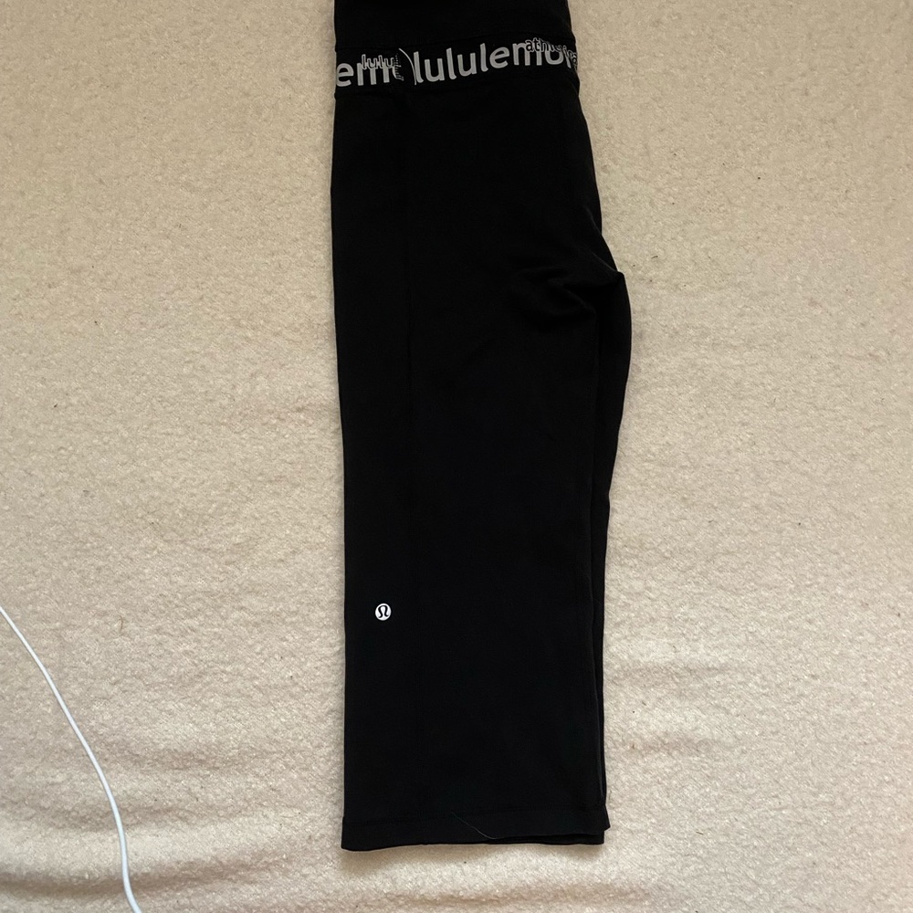 Lululemon women’s crop legging size 8